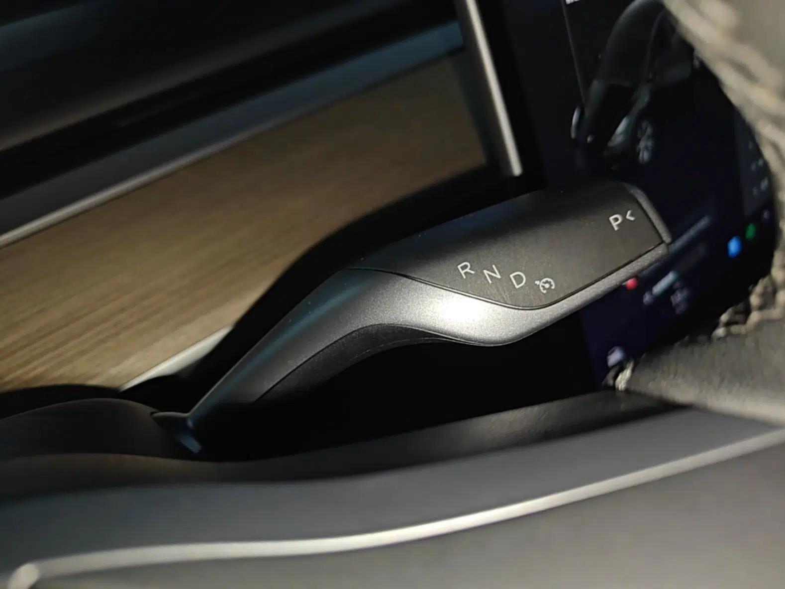 Tesla Model Y 2021 Standard Range Rear-Wheel Drive Version — миниатюра 21