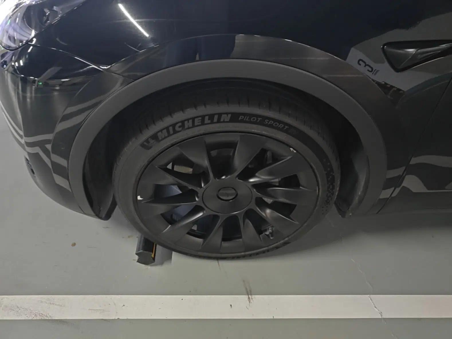 Tesla Model Y 2021 Standard Range Rear-Wheel Drive Version — миниатюра 10