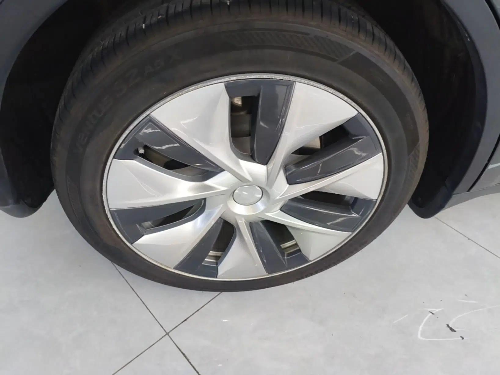 Tesla Model Y 2022 Rear-Wheel-Drive Version — миниатюра 11