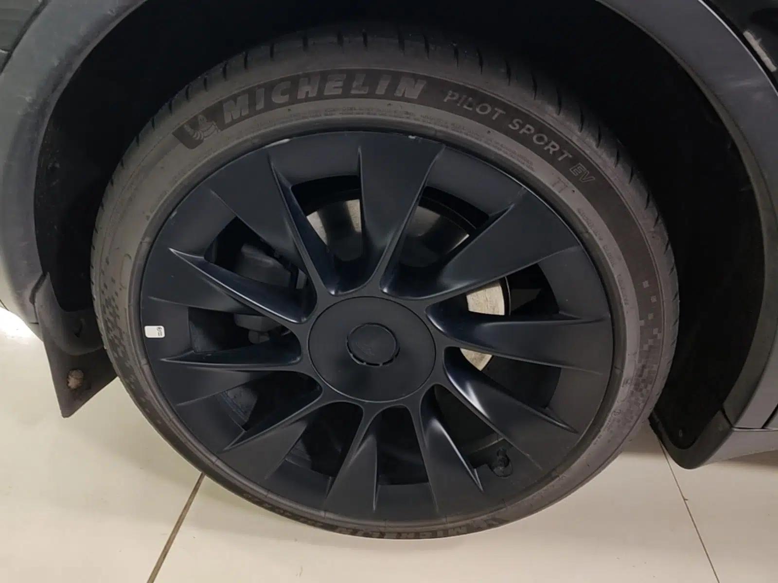 Tesla Model Y 2022 Rear-Wheel-Drive Version — миниатюра 11
