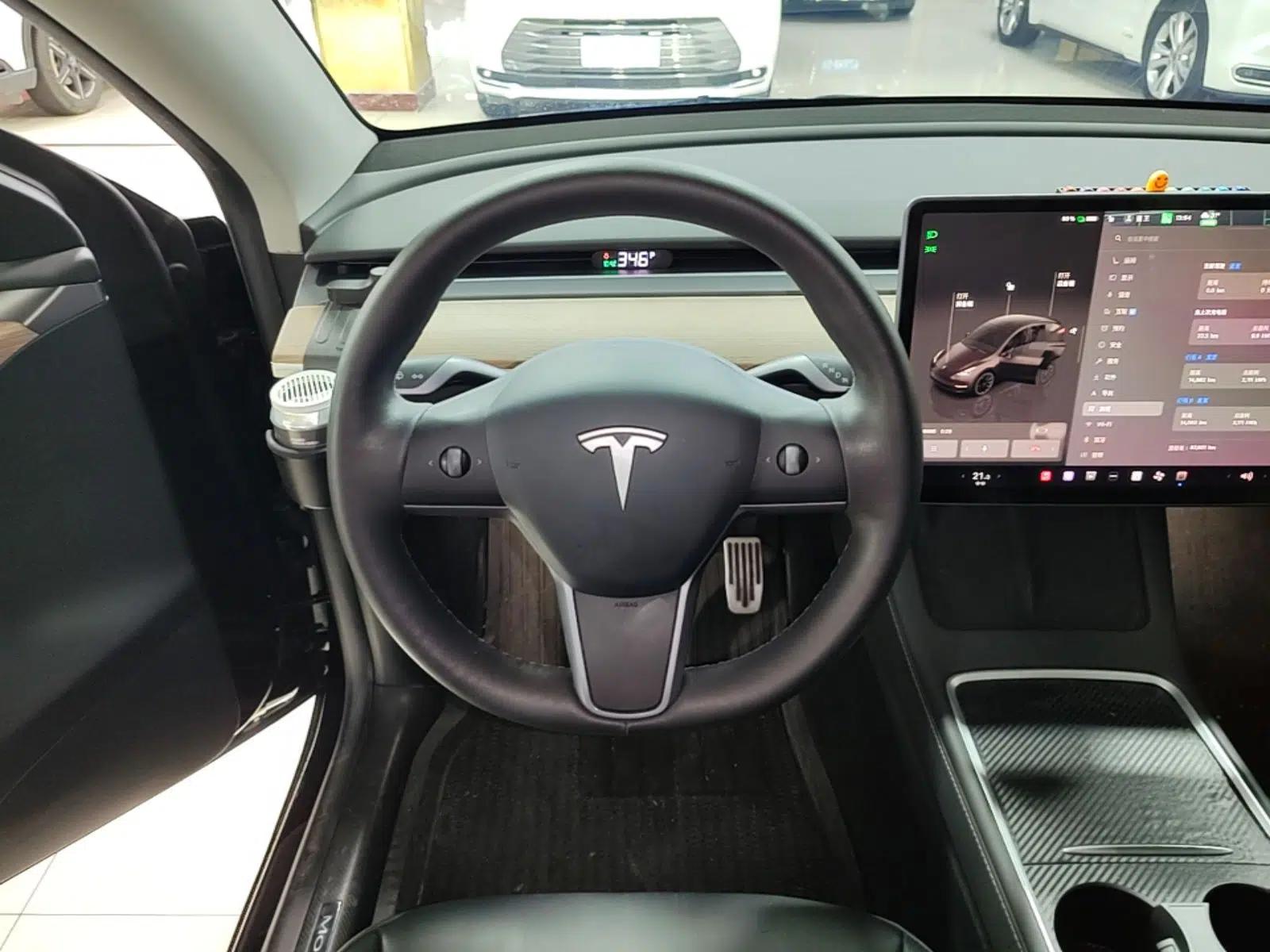 Tesla Model Y 2022 Rear-Wheel-Drive Version — миниатюра 13