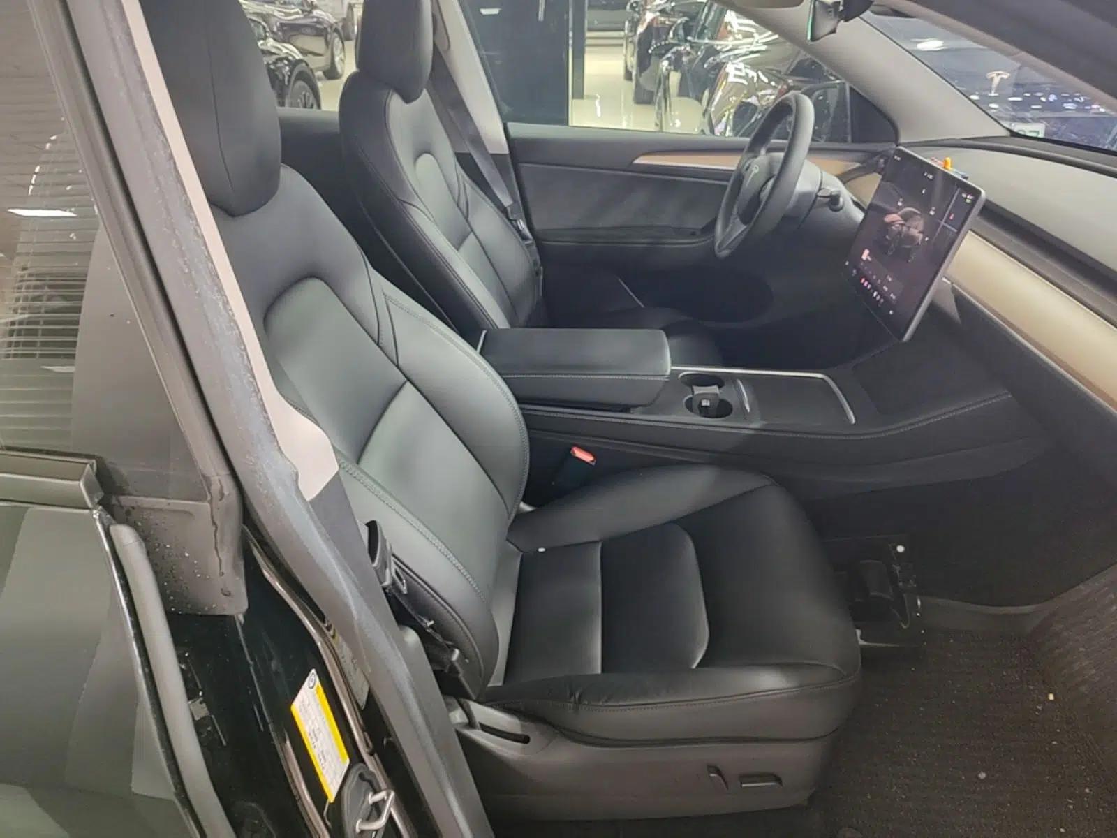 Tesla Model Y 2022 Rear-Wheel-Drive Version — миниатюра 19