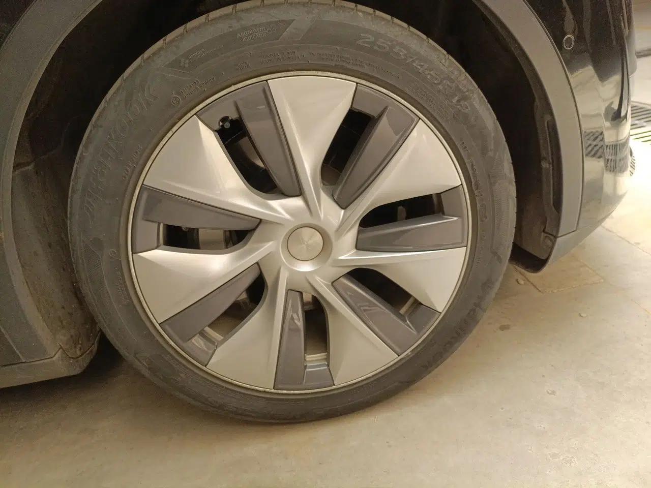 Tesla Model Y 2021 Standard Range Rear-Wheel Drive Version — миниатюра 8