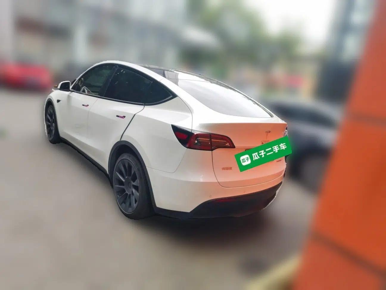 Tesla Model Y 2021 Long-Range All-Wheel-Drive Version — миниатюра 4