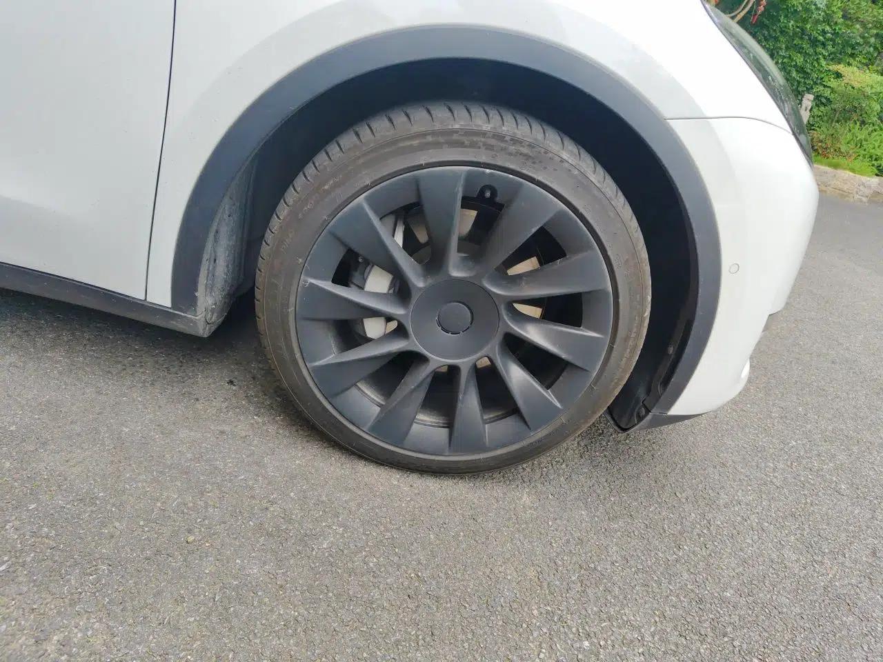 Tesla Model Y 2021 Long-Range All-Wheel-Drive Version — миниатюра 8