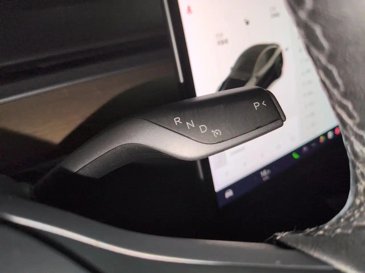 Tesla Model Y 2021 Standard Range Rear-Wheel Drive Version — миниатюра 14