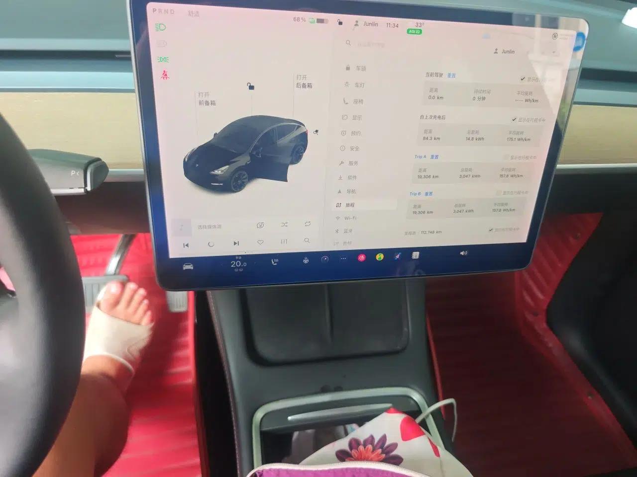Tesla Model Y 2021 Long-Range All-Wheel-Drive Version 3D7 — миниатюра 13