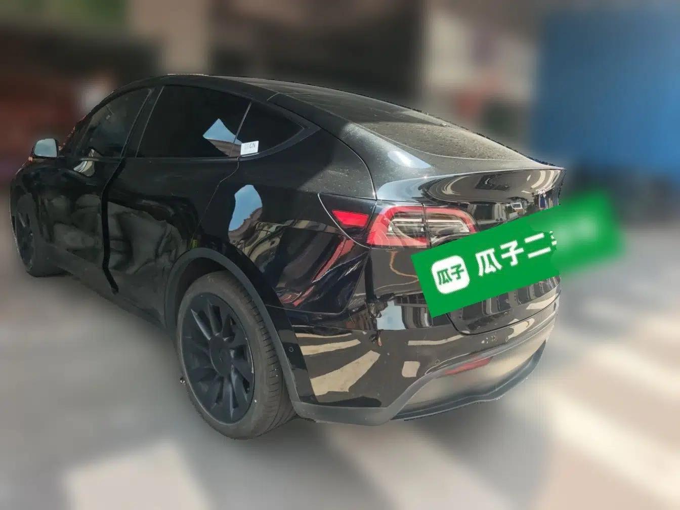 Tesla Model Y 2021 Long-Range All-Wheel-Drive Version 3D7 — миниатюра 4