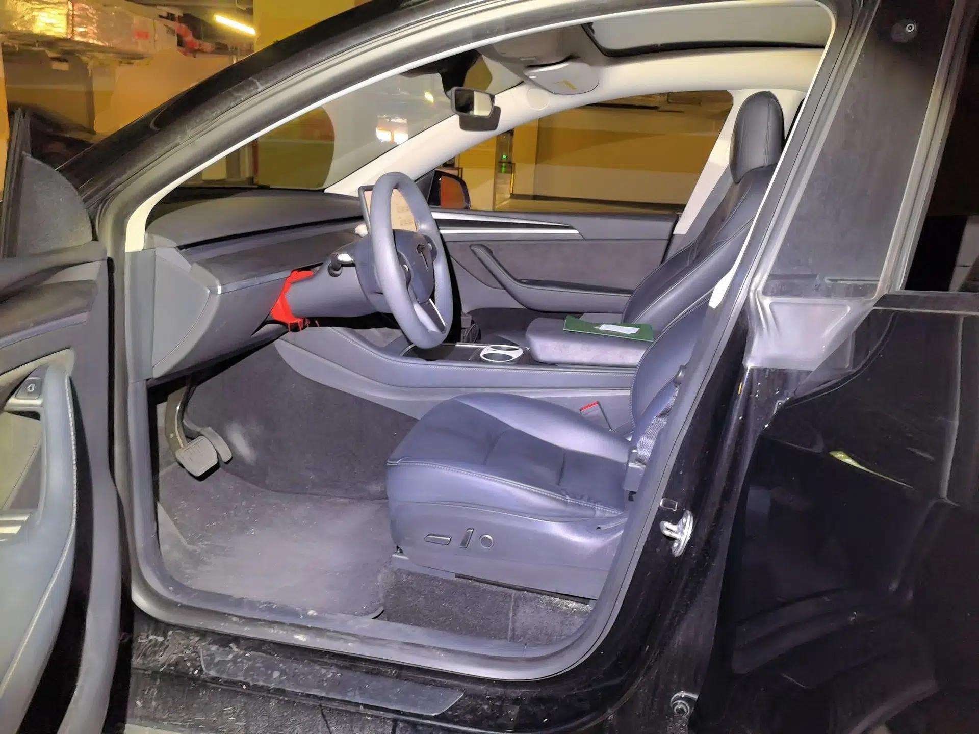 Tesla Model Y 2021 Standard Range Rear-Wheel Drive Version — миниатюра 16
