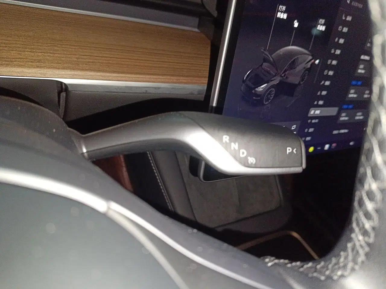 Tesla Model Y 2022 Rear-Wheel-Drive Version — миниатюра 11