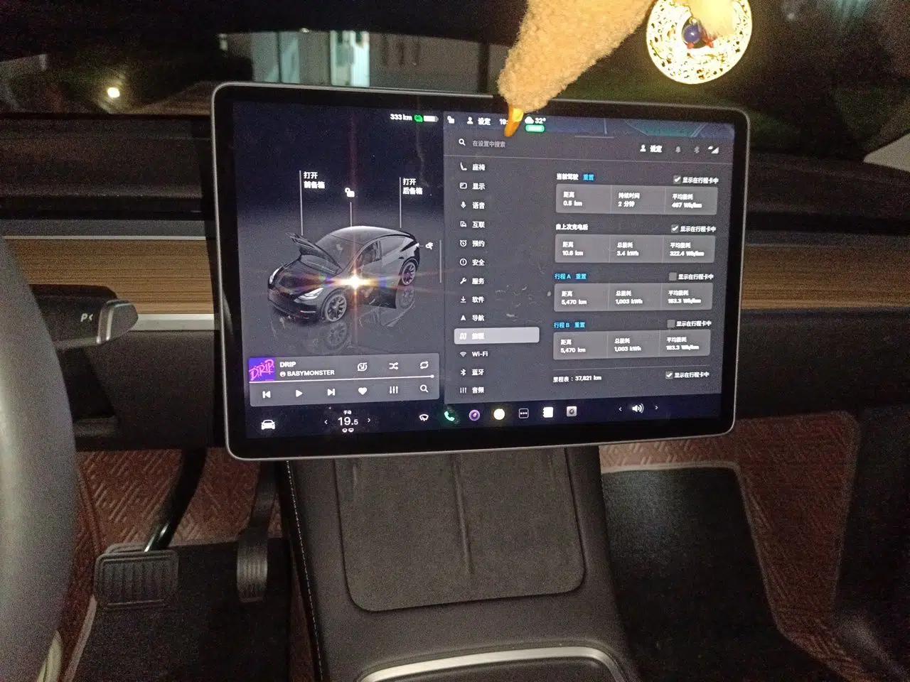 Tesla Model Y 2022 Rear-Wheel-Drive Version — миниатюра 10
