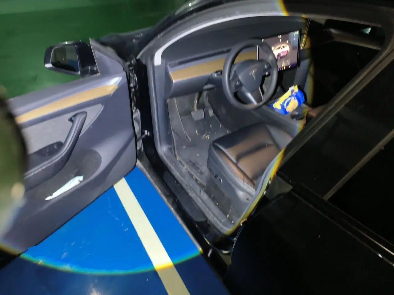 Tesla Model Y 2022 Rear-Wheel-Drive Version — миниатюра 13