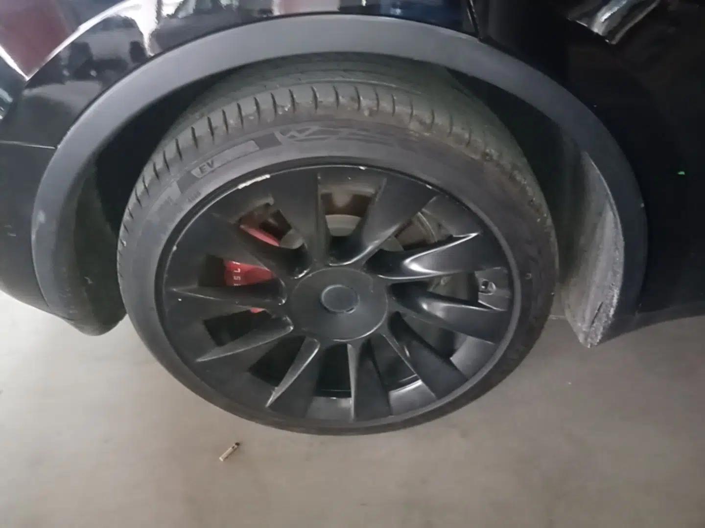Tesla Model Y 2021 Long-Range All-Wheel-Drive Version 3D7 — миниатюра 11