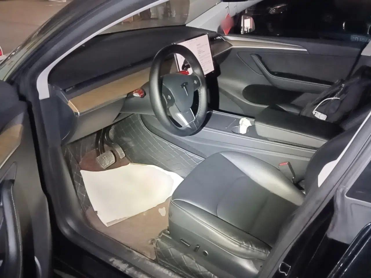 Tesla Model Y 2021 Long-Range All-Wheel-Drive Version 3D7 — миниатюра 17