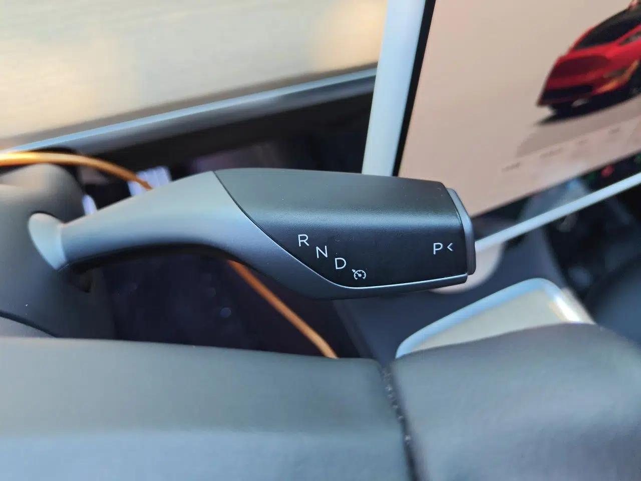Tesla Model Y 2022 Long-Range All-Wheel-Drive Version — миниатюра 14
