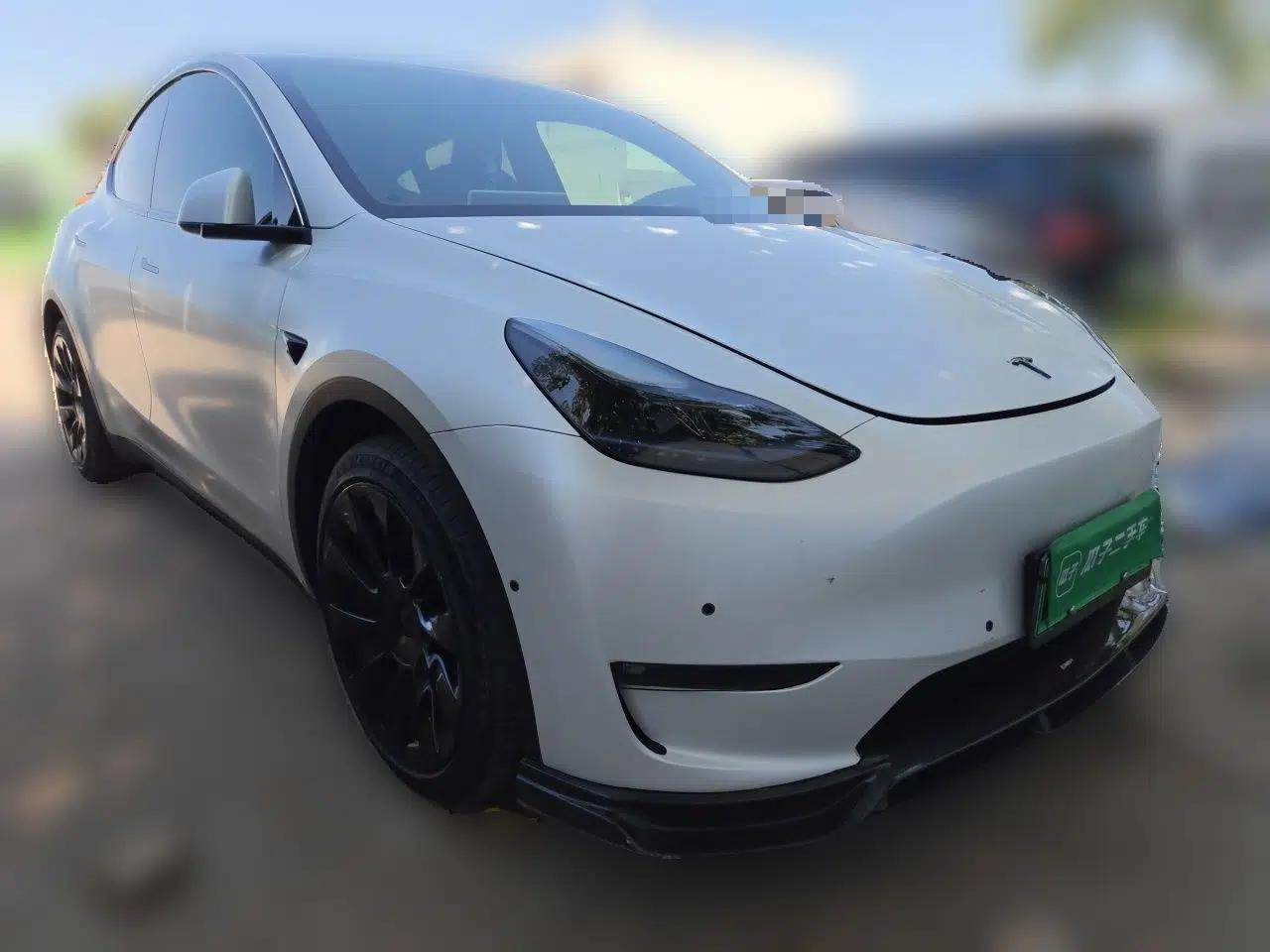 Tesla Model Y 2022 Long-Range All-Wheel-Drive Version — миниатюра 3