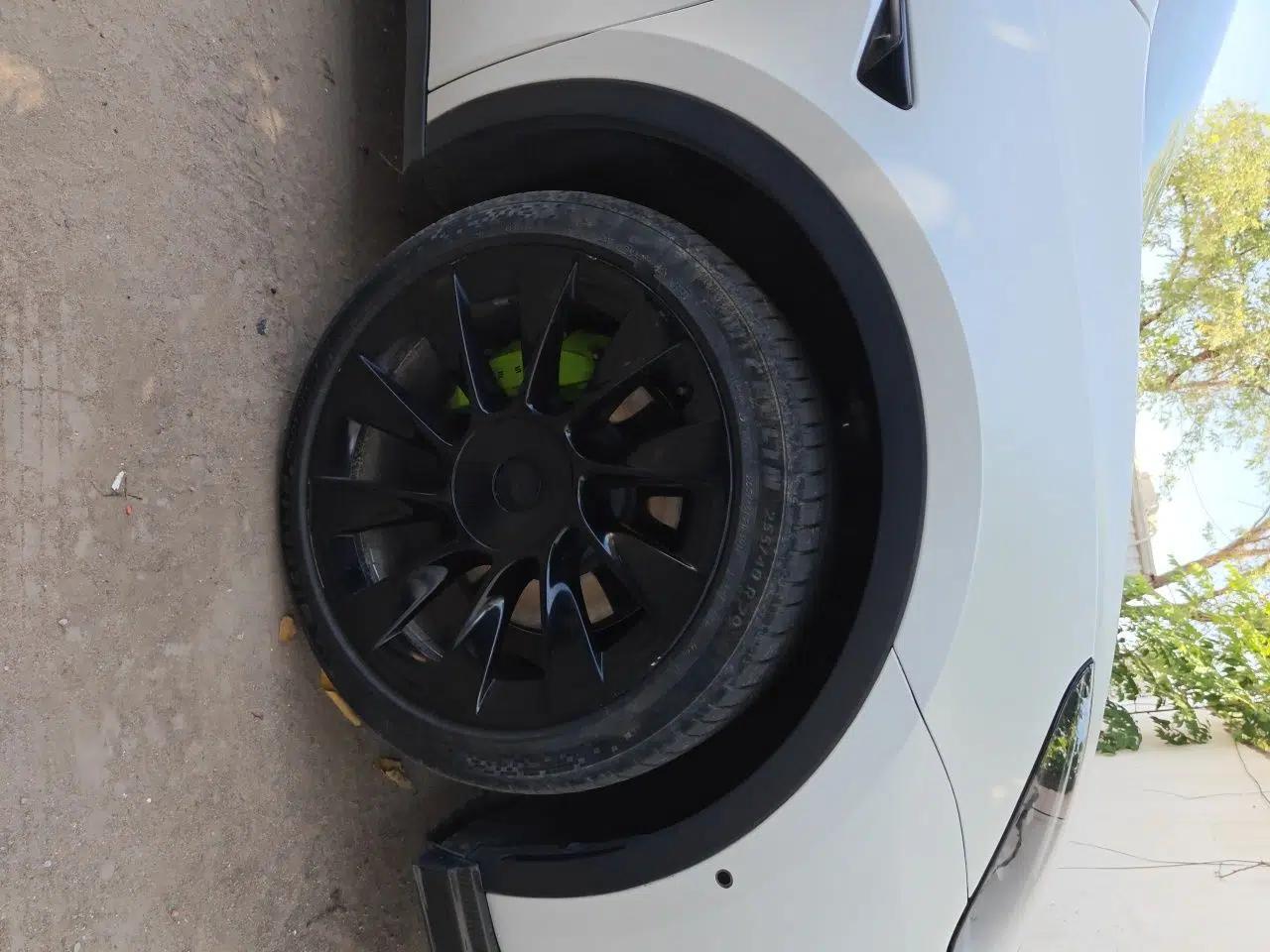 Tesla Model Y 2022 Long-Range All-Wheel-Drive Version — миниатюра 8