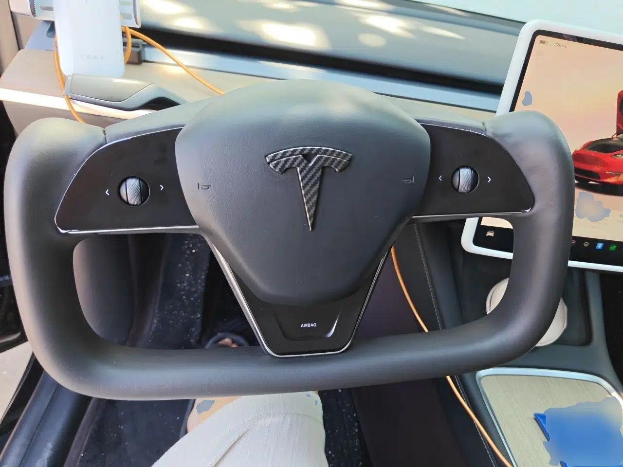 Tesla Model Y 2022 Long-Range All-Wheel-Drive Version — миниатюра 10