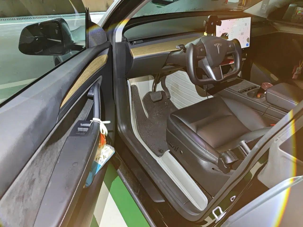 Tesla Model Y 2022 Rear-Wheel-Drive Version — миниатюра 16
