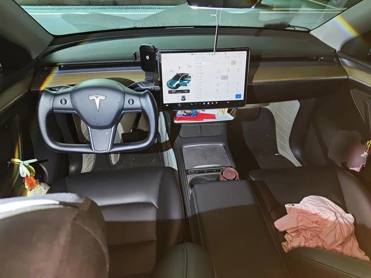 Tesla Model Y 2022 Rear-Wheel-Drive Version — миниатюра 9