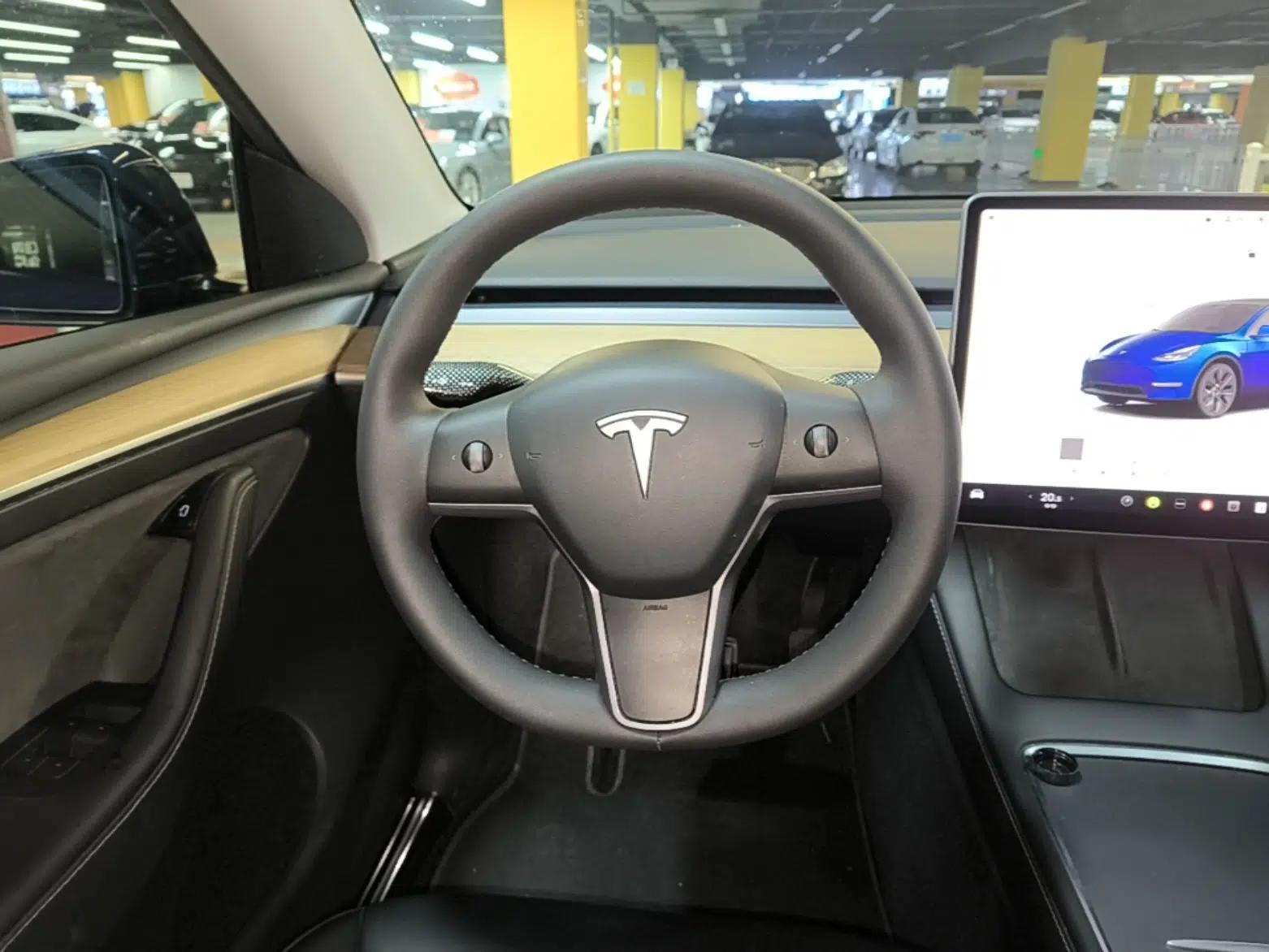 Tesla Model Y 2022 Rear-Wheel-Drive Version — миниатюра 13