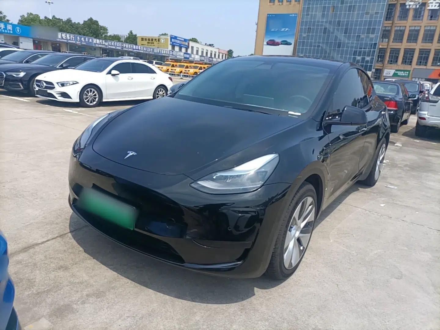 Tesla Model Y 2022 Revised Version Rear-Wheel Drive — миниатюра 1