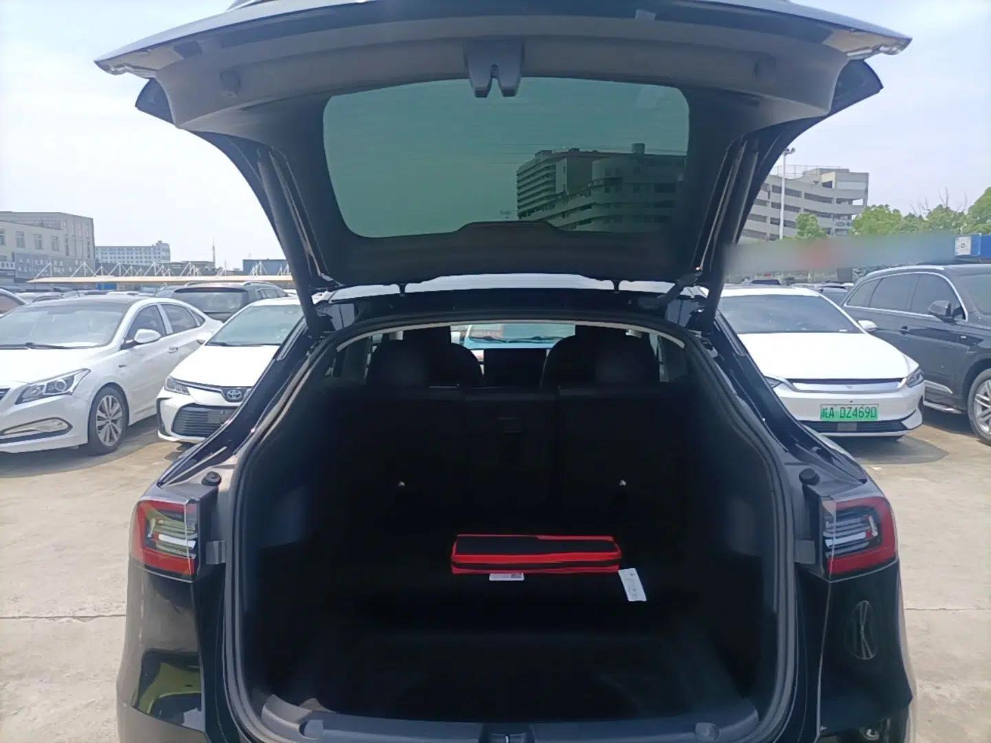 Tesla Model Y 2022 Revised Version Rear-Wheel Drive — миниатюра 22