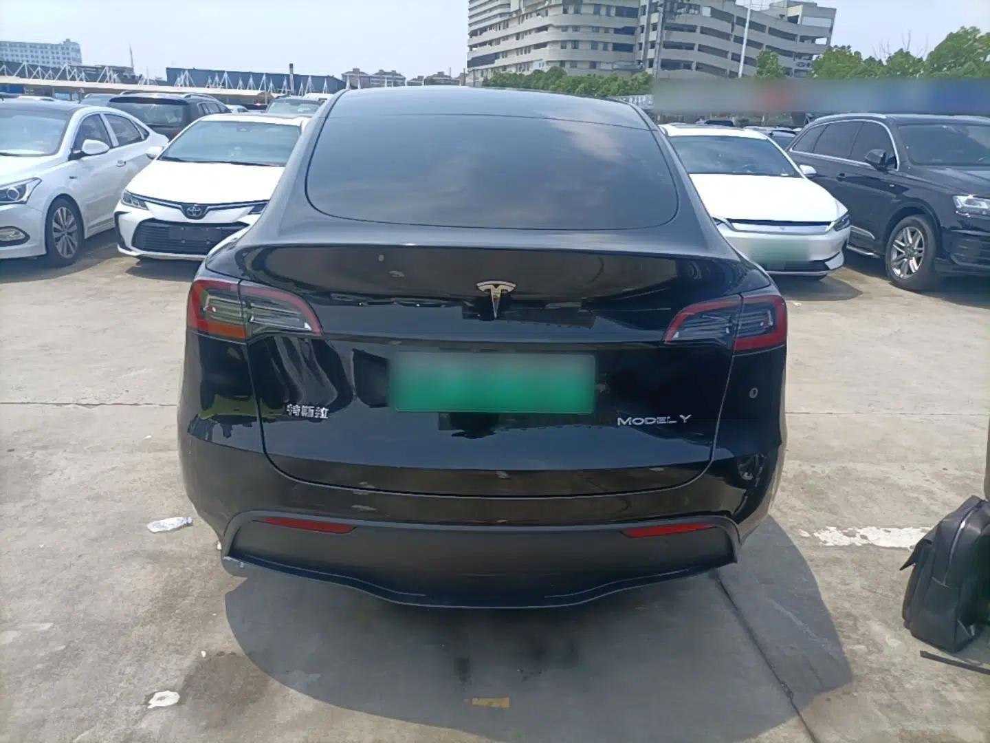 Tesla Model Y 2022 Revised Version Rear-Wheel Drive — миниатюра 5