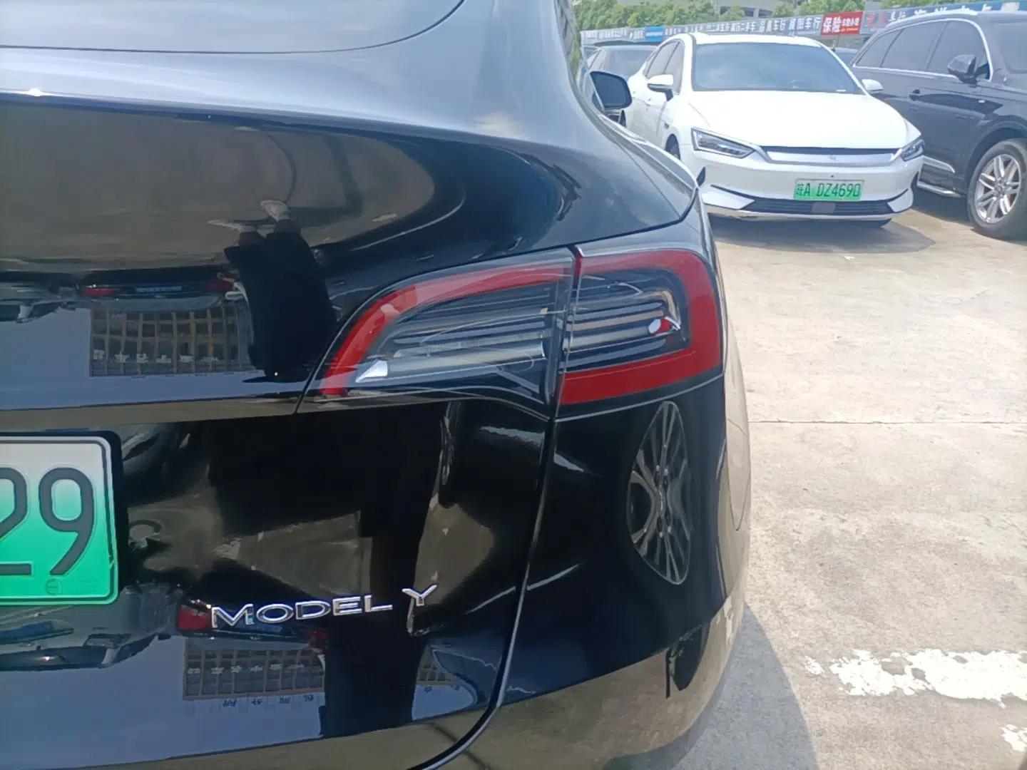 Tesla Model Y 2022 Revised Version Rear-Wheel Drive — миниатюра 9