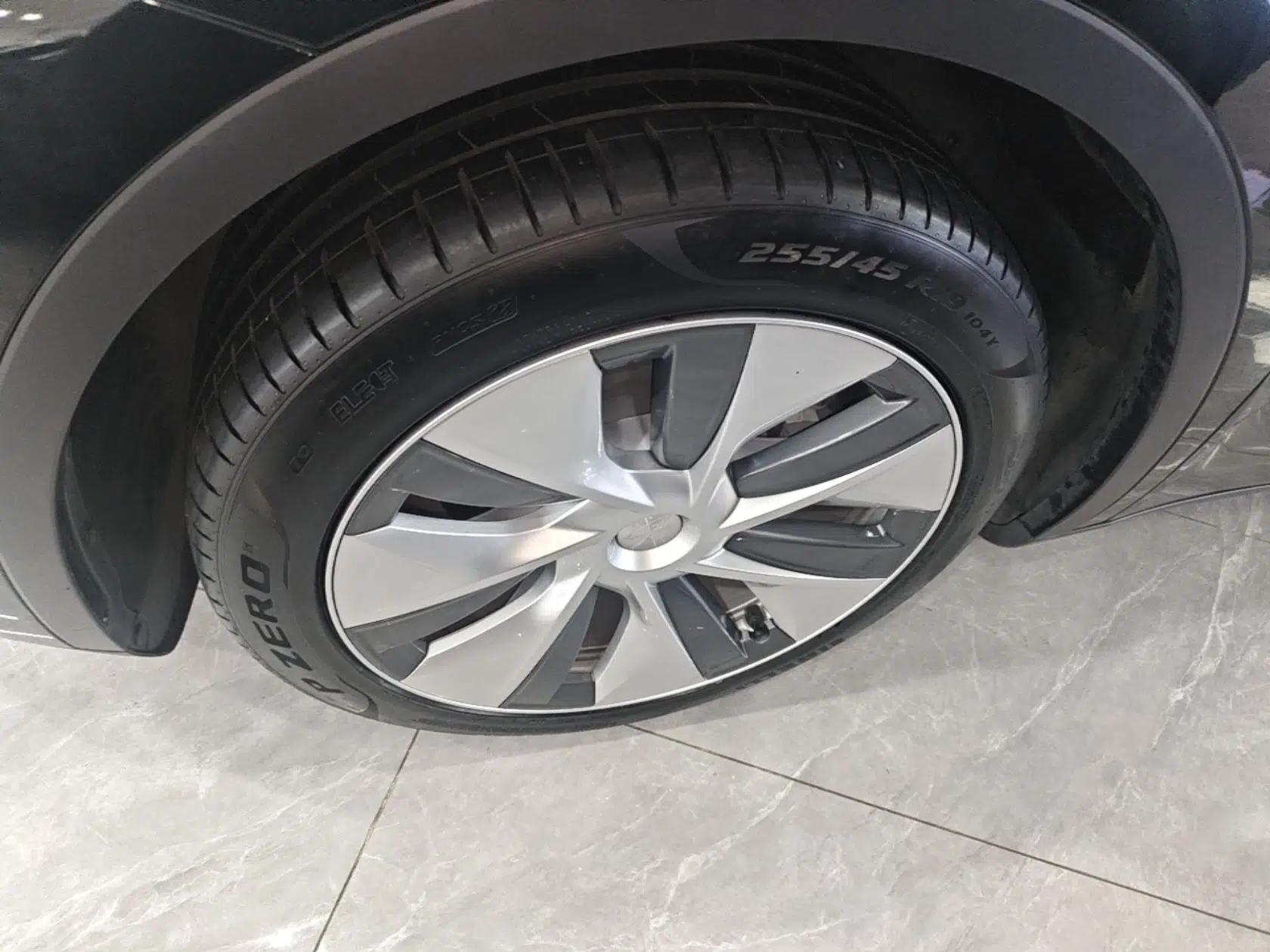 Tesla Model Y 2022 Rear-Wheel-Drive Version — миниатюра 10