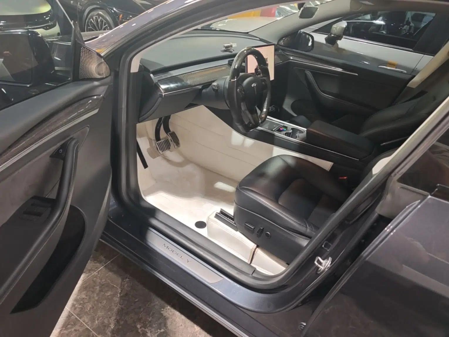 Tesla Model Y 2022 Revised Version Rear-Wheel Drive — миниатюра 18