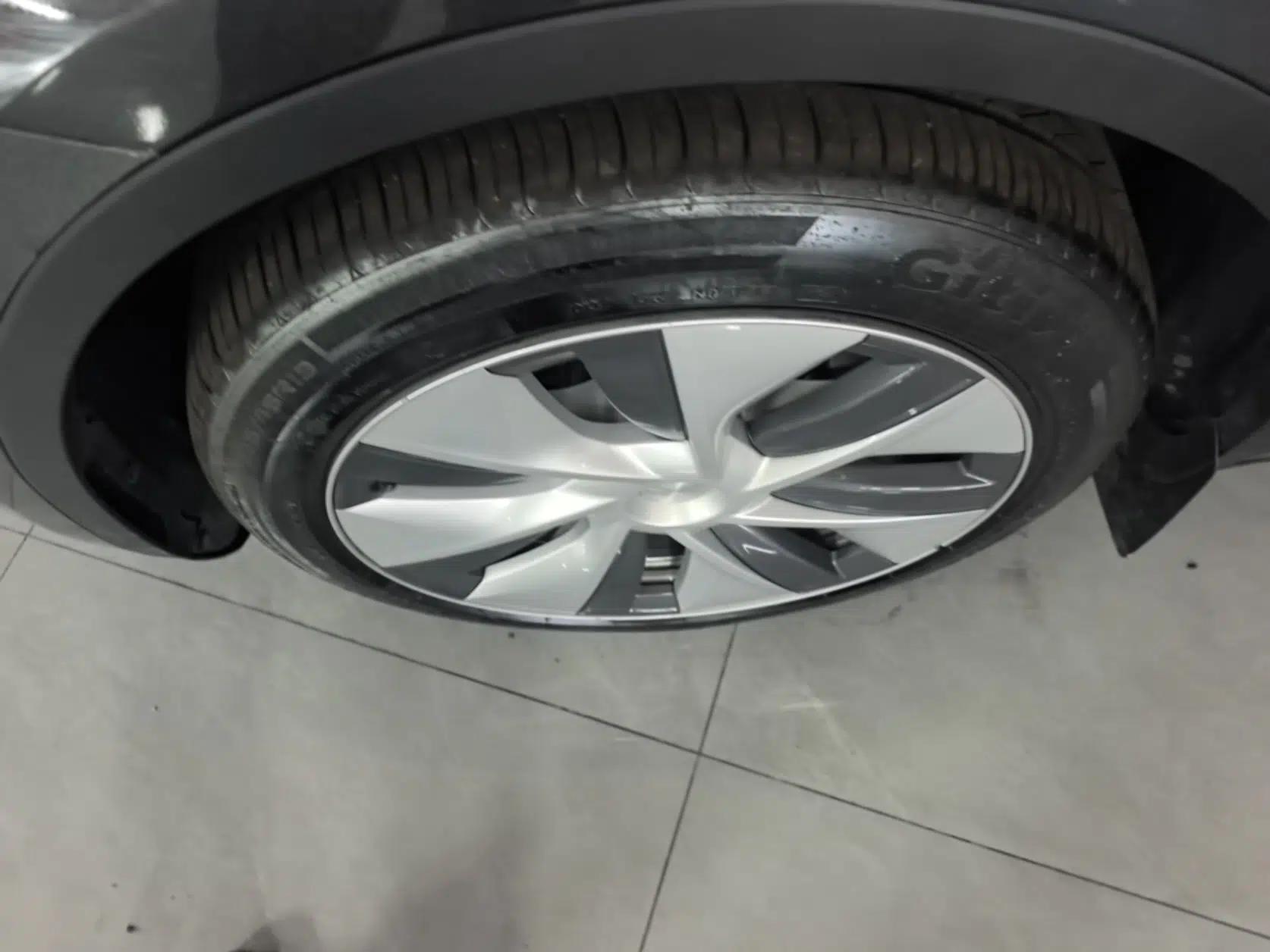 Tesla Model Y 2022 Revised Version Rear-Wheel Drive — миниатюра 15