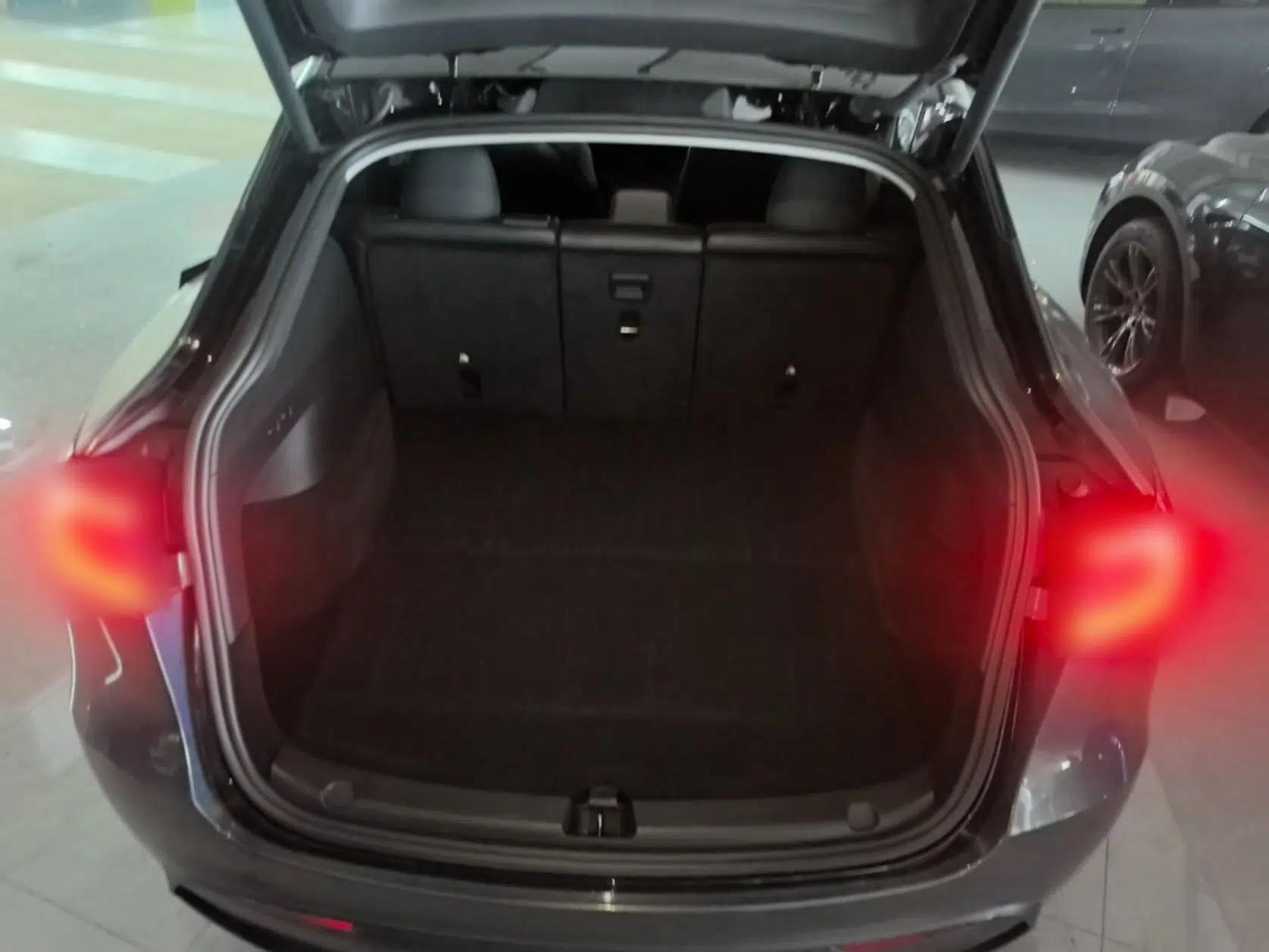 Tesla Model Y 2022 Revised Version Rear-Wheel Drive — миниатюра 27