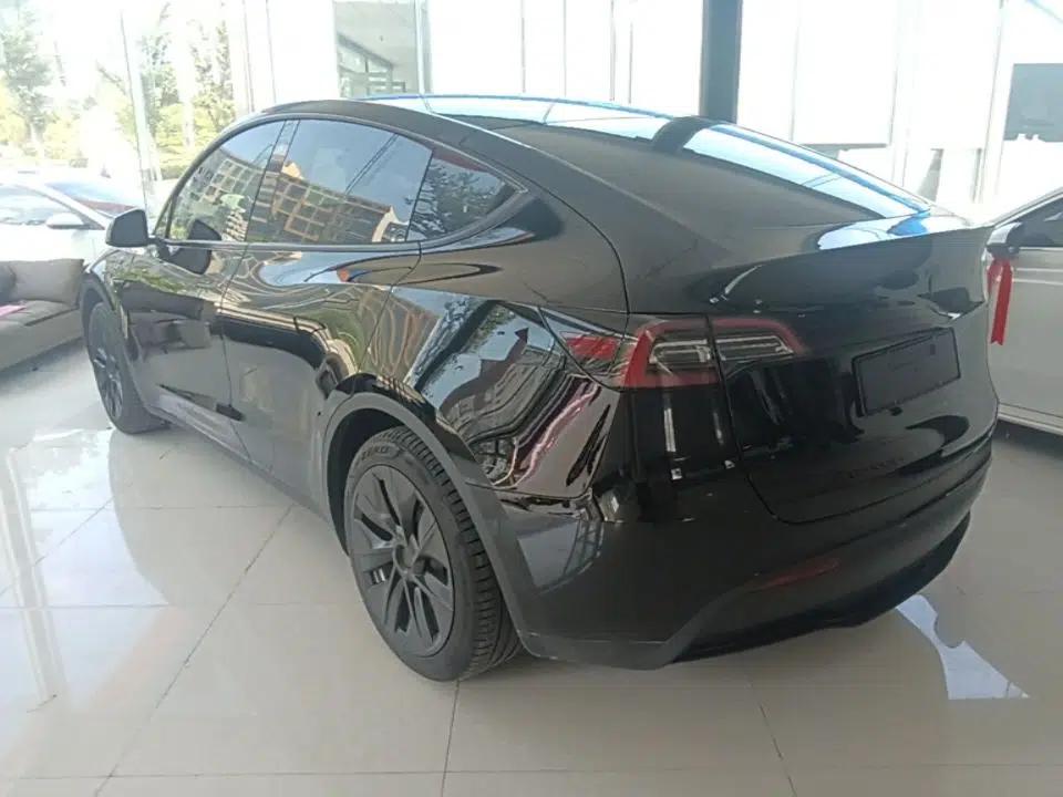 Tesla Model Y 2022 Revised Version Rear-Wheel Drive — миниатюра 13