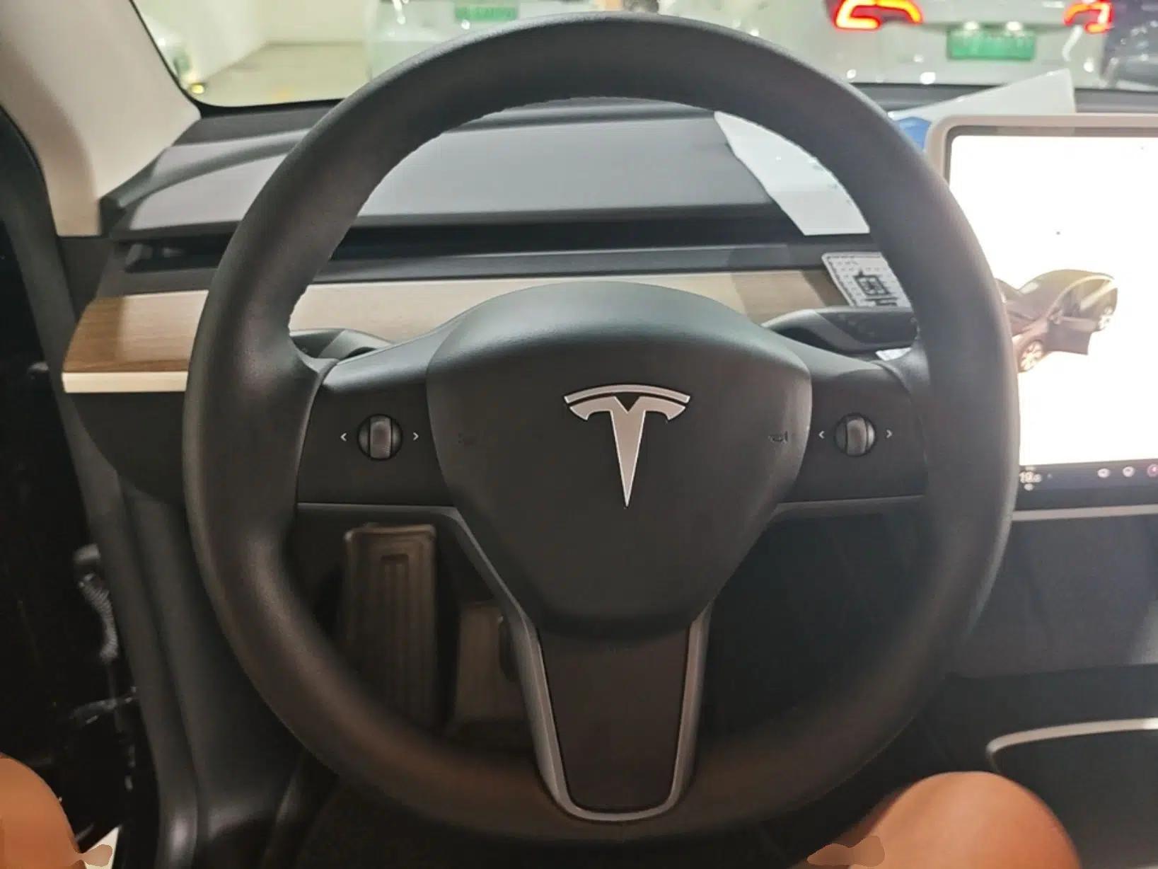 Tesla Model Y 2022 Revised Version Rear-Wheel Drive — миниатюра 13