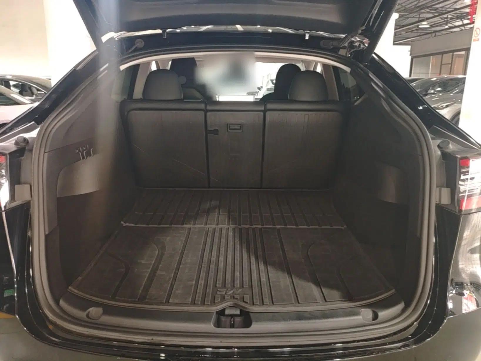 Tesla Model Y 2022 Revised Version Rear-Wheel Drive — миниатюра 22