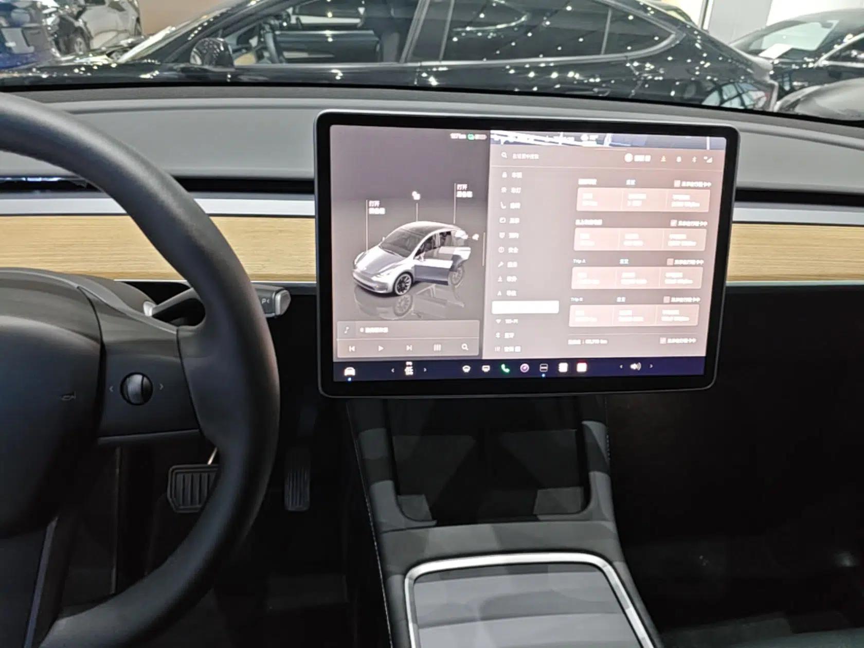 Tesla Model Y 2022 Revised Version Rear-Wheel Drive — миниатюра 15
