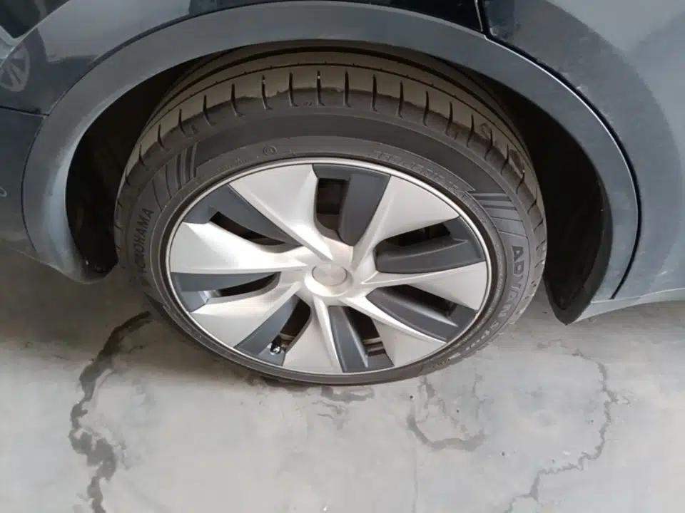 Tesla Model Y 2022 Revised Version Rear-Wheel Drive — миниатюра 11