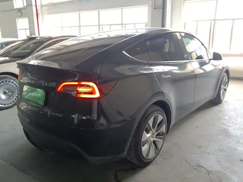 Tesla Model Y 2022 Revised Version Rear-Wheel Drive — миниатюра 6