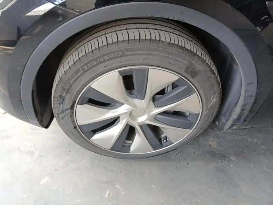 Tesla Model Y 2022 Revised Version Rear-Wheel Drive — миниатюра 10