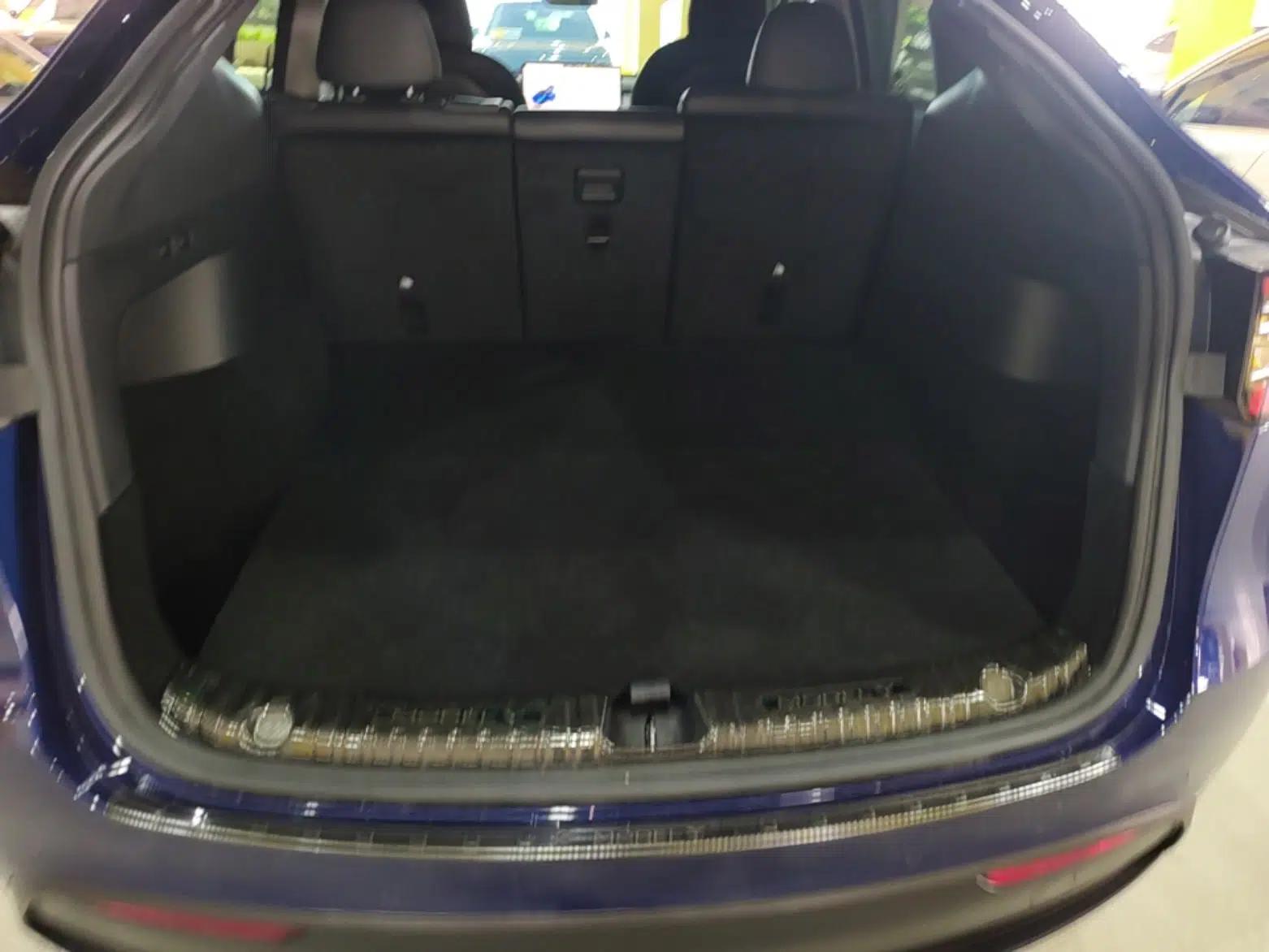 Tesla Model Y 2022 Revised Version Long-Range All-Wheel Drive — миниатюра 27