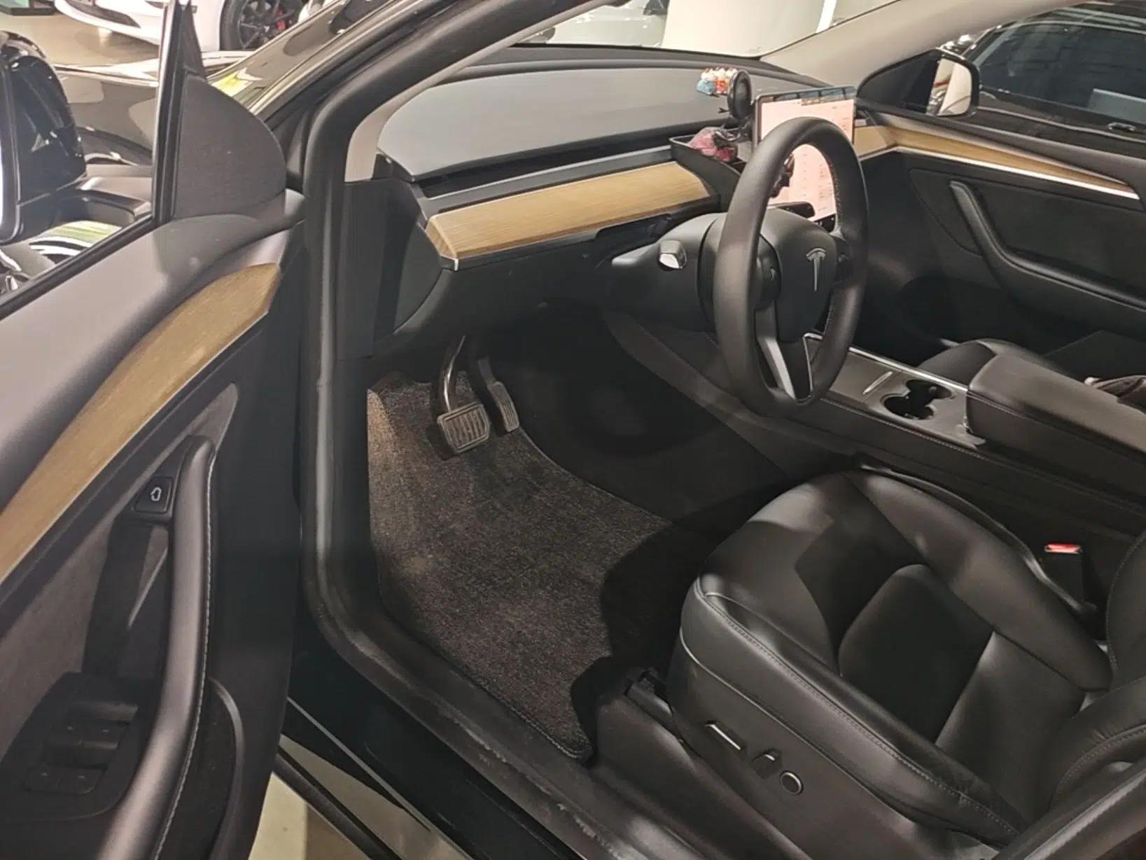 Tesla Model Y 2022 Revised Version Rear-Wheel Drive — миниатюра 18