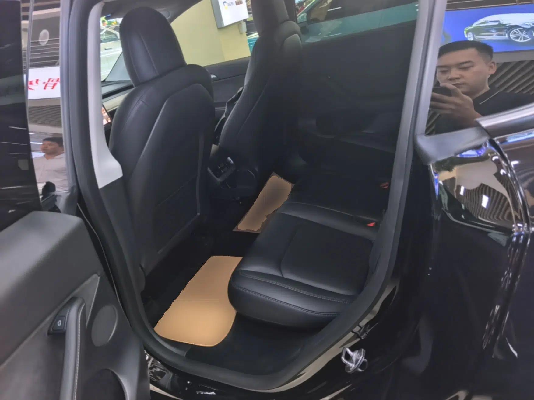 Tesla Model Y 2021 Standard Range Rear-Wheel Drive Version — миниатюра 20