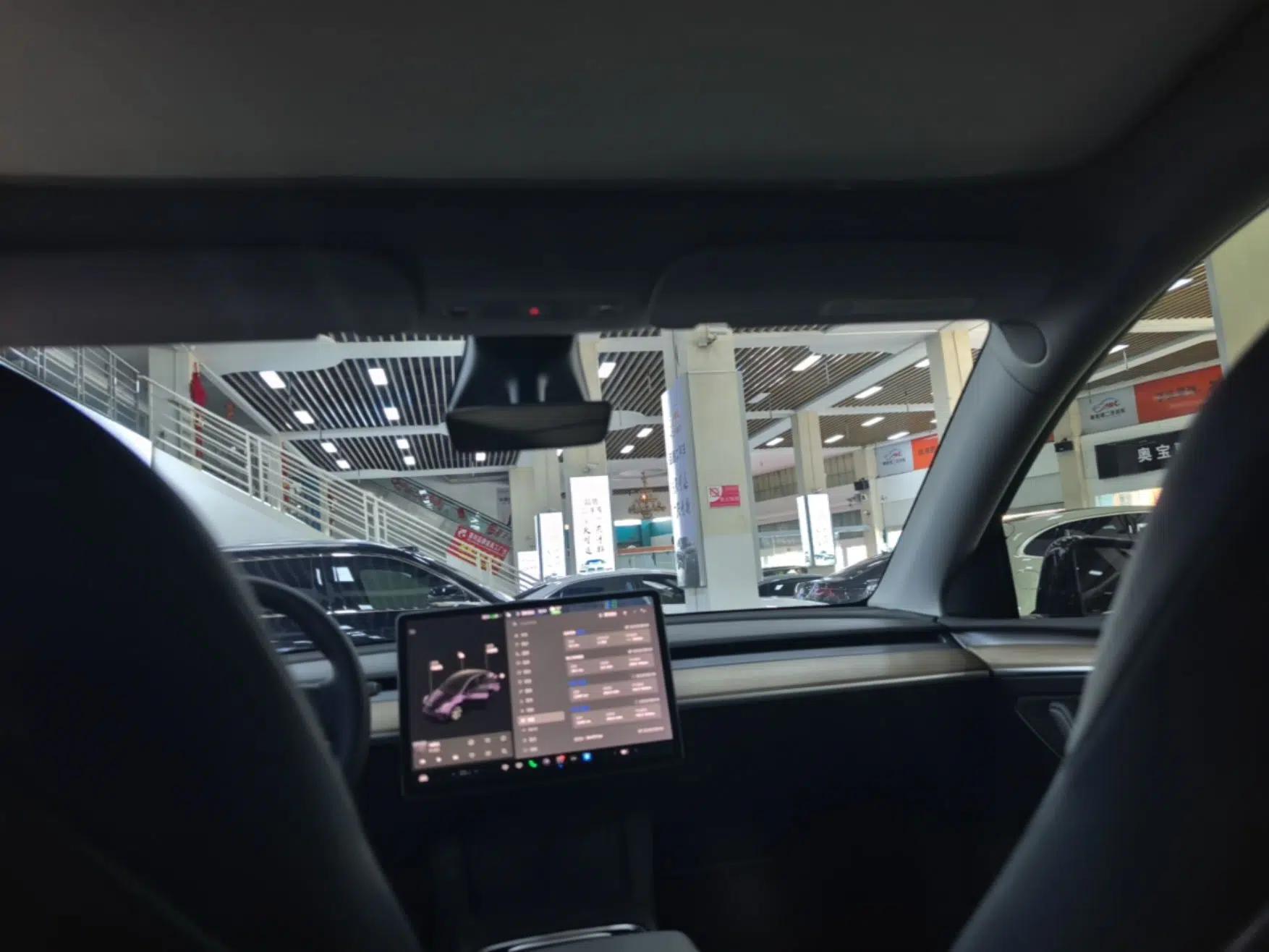 Tesla Model Y 2021 Standard Range Rear-Wheel Drive Version — миниатюра 21
