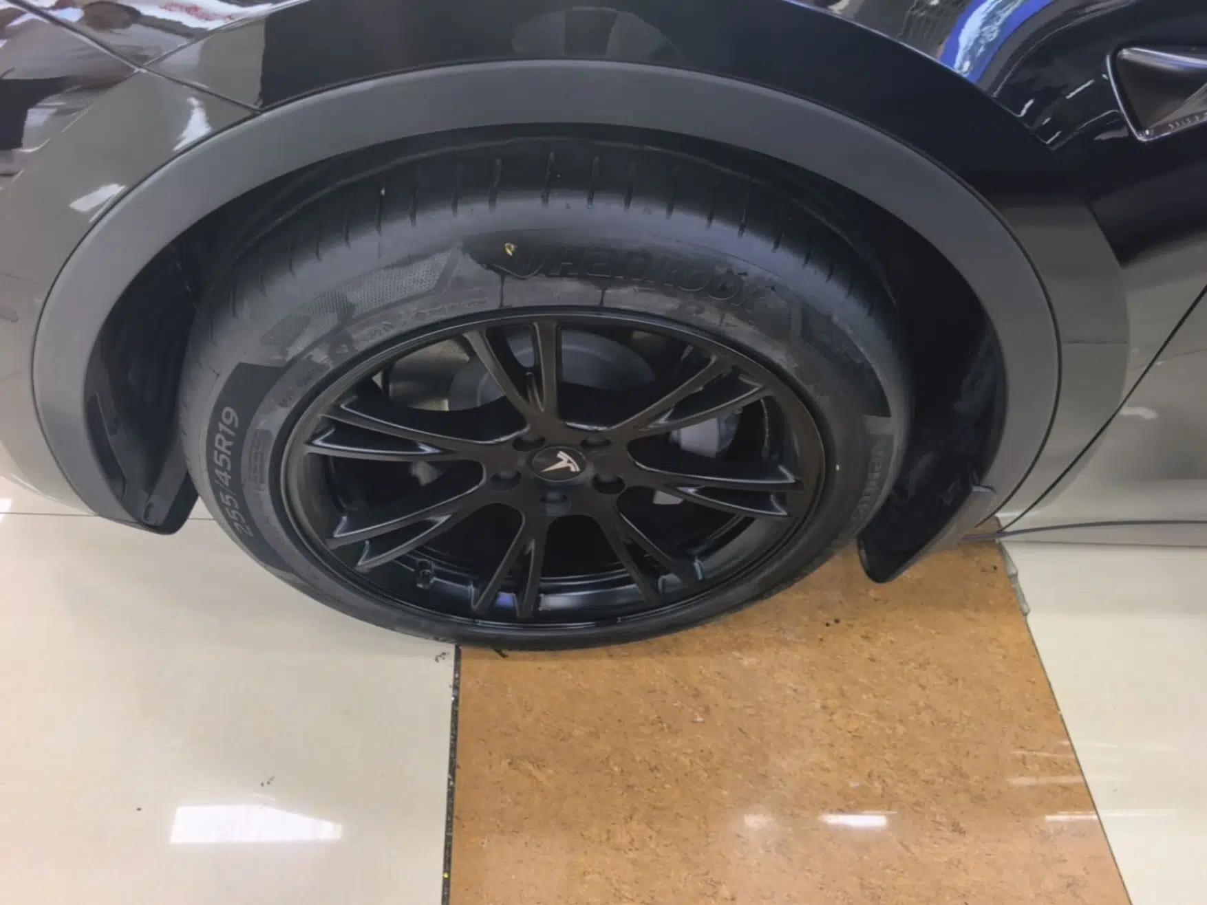Tesla Model Y 2021 Standard Range Rear-Wheel Drive Version — миниатюра 10