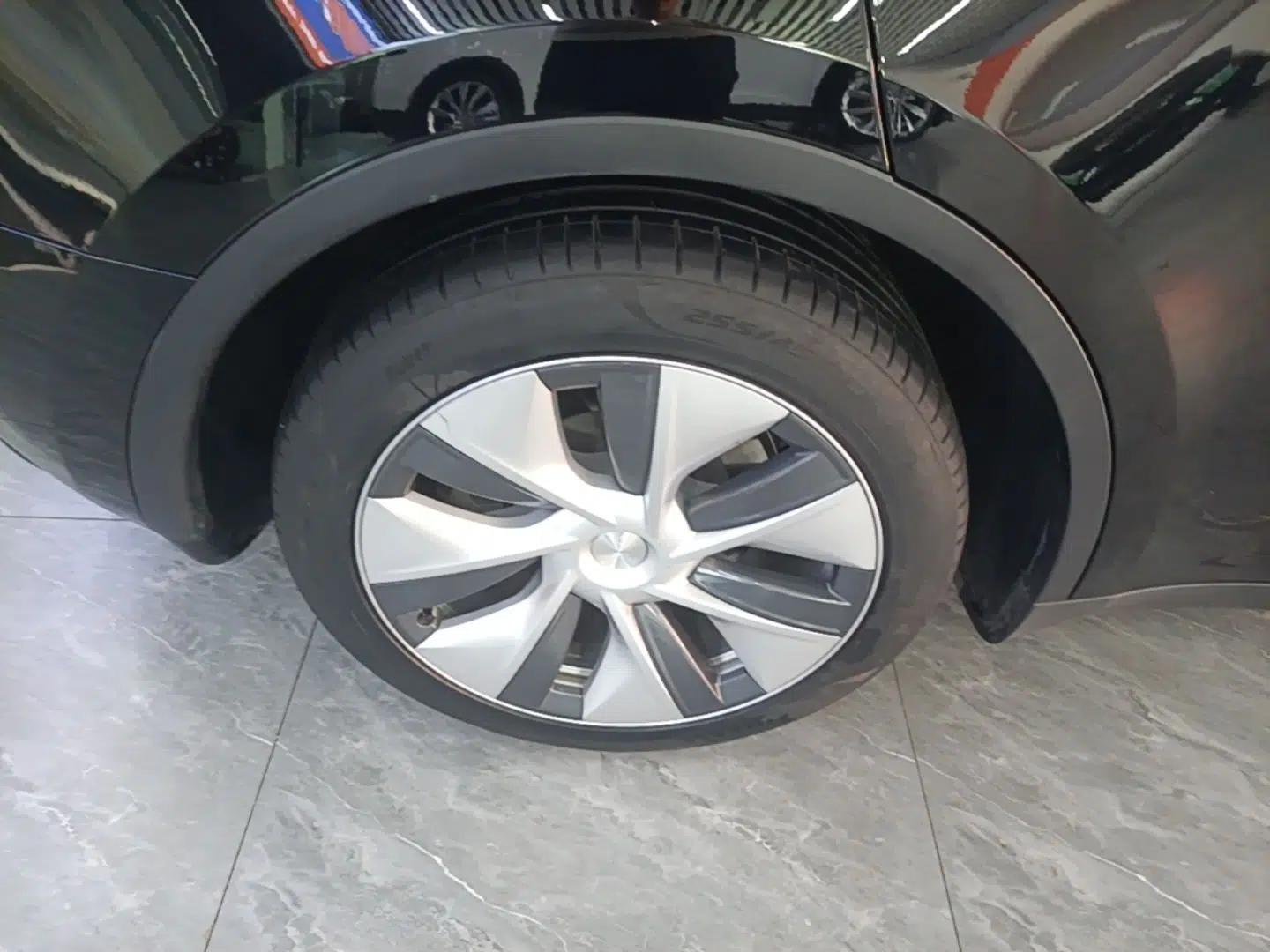 Tesla Model Y 2022 Revised Version Rear-Wheel Drive — миниатюра 11