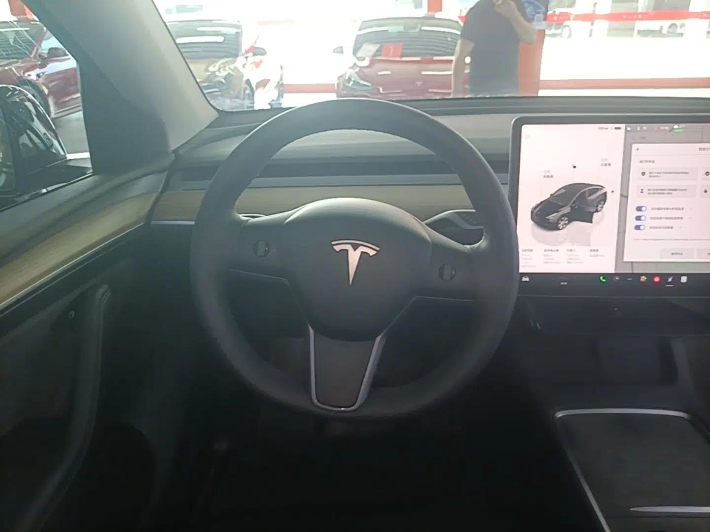 Tesla Model Y 2022 Revised Version Rear-Wheel Drive — миниатюра 13