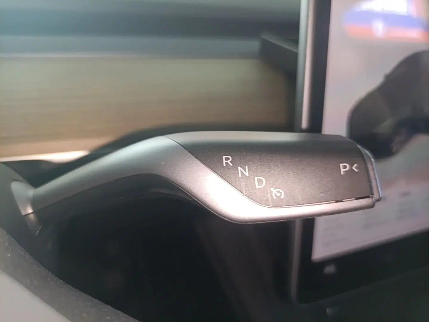 Tesla Model Y 2022 Revised Version Rear-Wheel Drive — миниатюра 16
