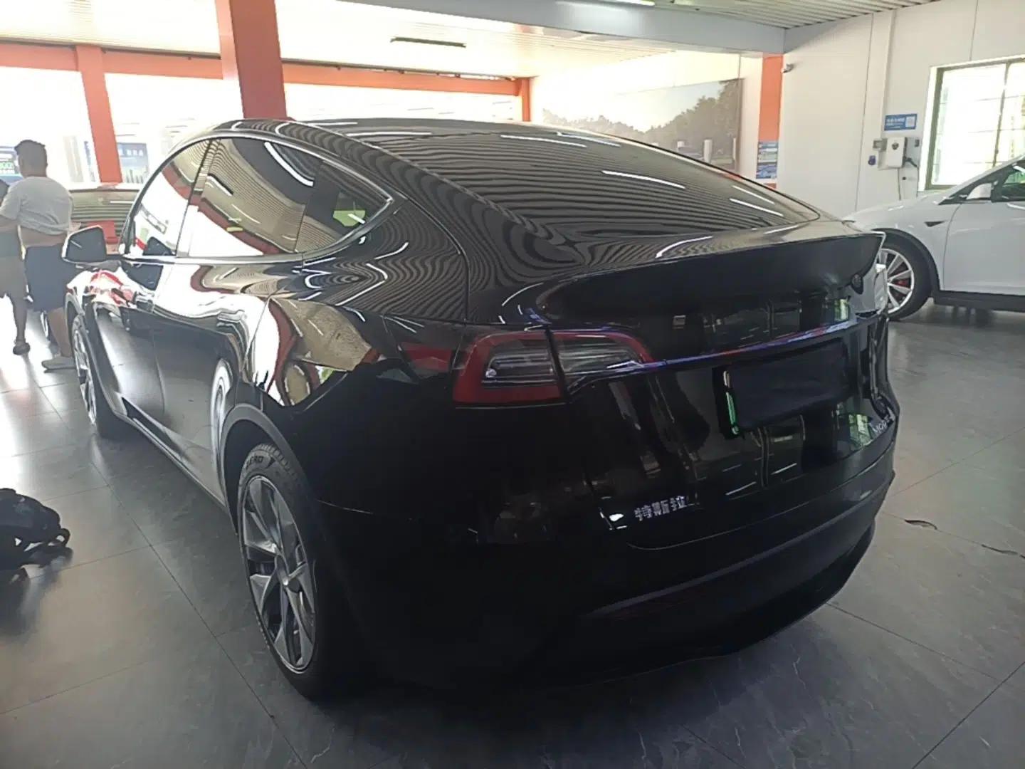 Tesla Model Y 2022 Revised Version Rear-Wheel Drive — миниатюра 4