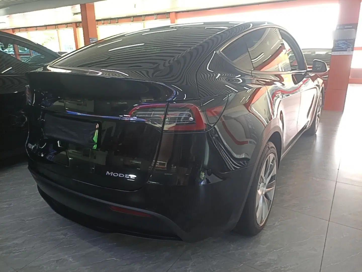 Tesla Model Y 2022 Revised Version Rear-Wheel Drive — миниатюра 6